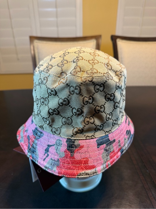 Other - New Authentic Gucci GG Supreme Logo Pink Camo Bucket Hat Tan Size XL